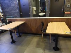 大堂-麦当劳(郑州东高铁站店)
