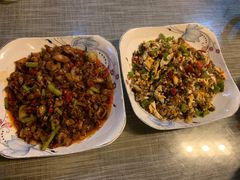 -临江餐馆二楼美食部落