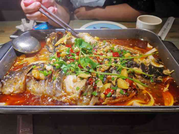 歆鱼坊鲜烤全鱼(昌吉汇嘉店)-"和我想象中的烤鱼不太一样,这家是先