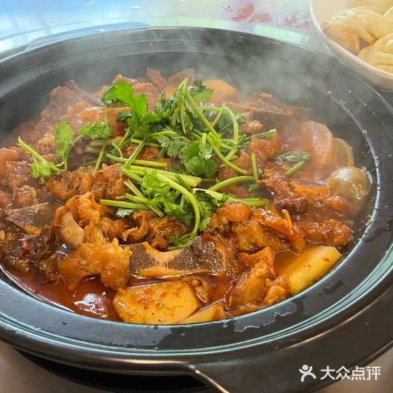 乡村情牛排牛尾锅