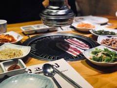 特级雪花牛肉-唯成•韩国炭火烤肉 유성고기
