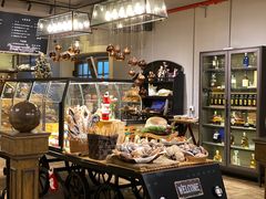 面包甜点陈列柜-秋林西餐厅(总店)