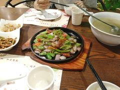 铁板牛柳-舌尖上的食缘花园主题餐厅