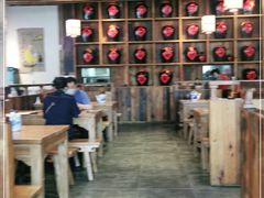 大堂-先启半步颠小酒馆(白麓里店)