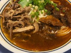-霸蛮湖南菜·牛肉粉(荣京西街店)
