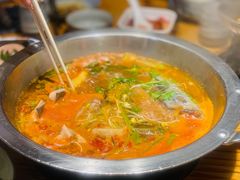 -野山舂·贵州现舂酸汤火锅(鸿通城店)