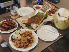 -东海岸人工湖美食村