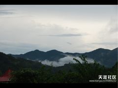 -瑶山大峡谷漂流景区