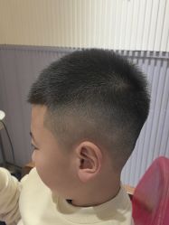 -PE SALON