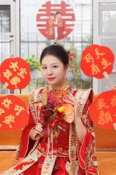 -艾米丽婚纱礼服