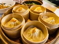 蟹粉小笼汤包-南小馆(迪士尼小镇店)