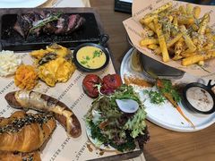 -Mark&Mars Restaurant