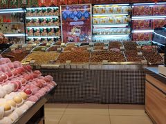 面包甜点陈列柜-果多美(鼓楼北街店)