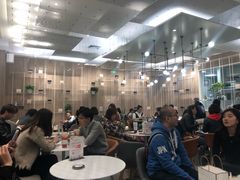 大堂-奈雪的茶(市百一店)