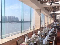 靠窗位-白天鹅宾馆·流浮阁咖啡厅(沙面南街店)
