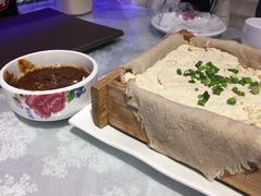 石磨豆腐-阿三鱼头泡饼·家常菜