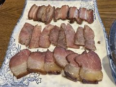 苗家腊味拼盘-阿婉贵州苗家酸汤鱼(梅林店)