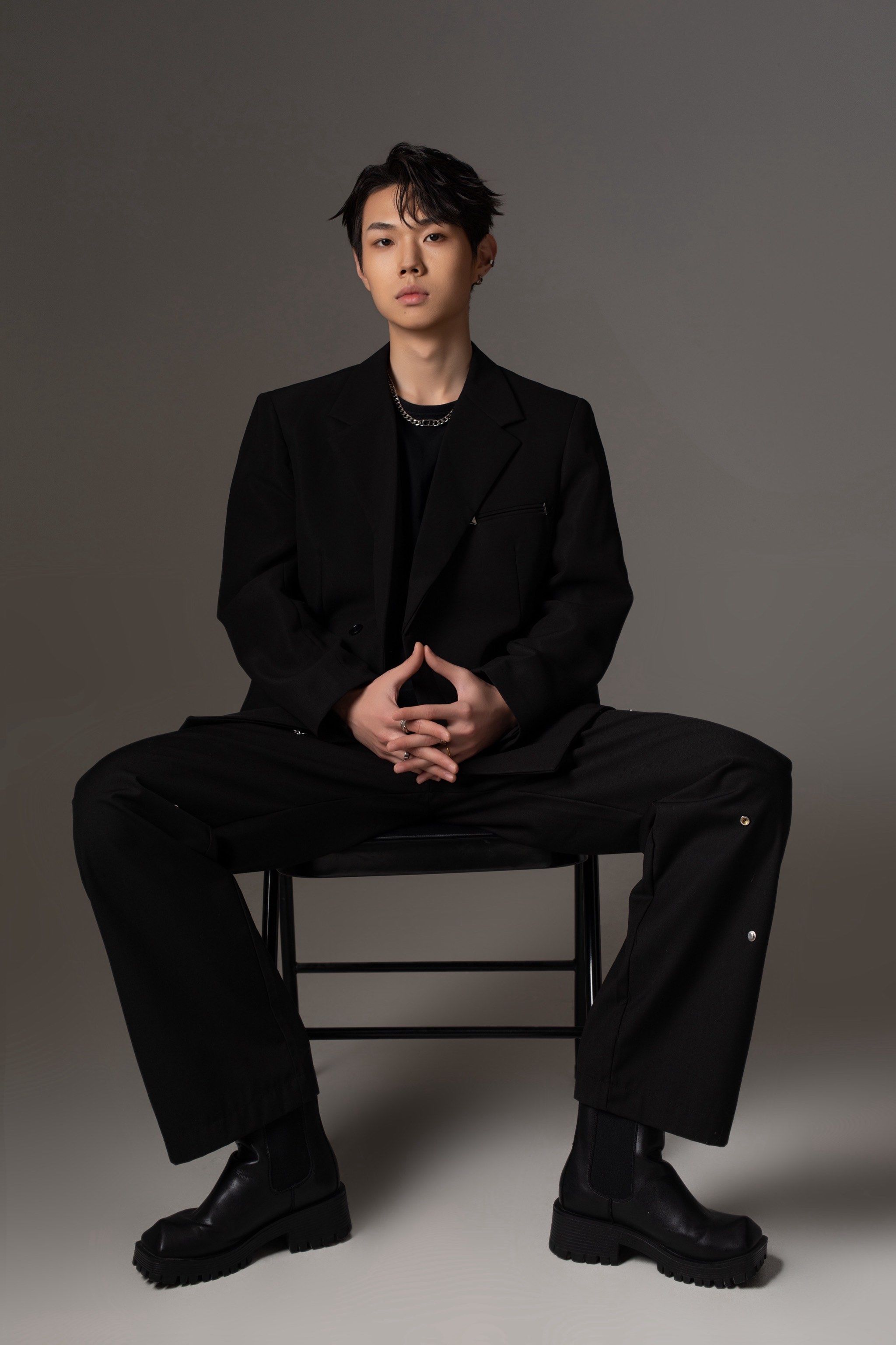 化身一眼心动的时尚超模杂志封面写真