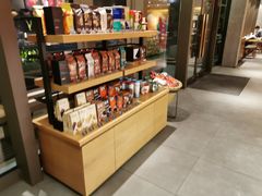 零售区-星巴克(珠海仁恒滨海中心店)