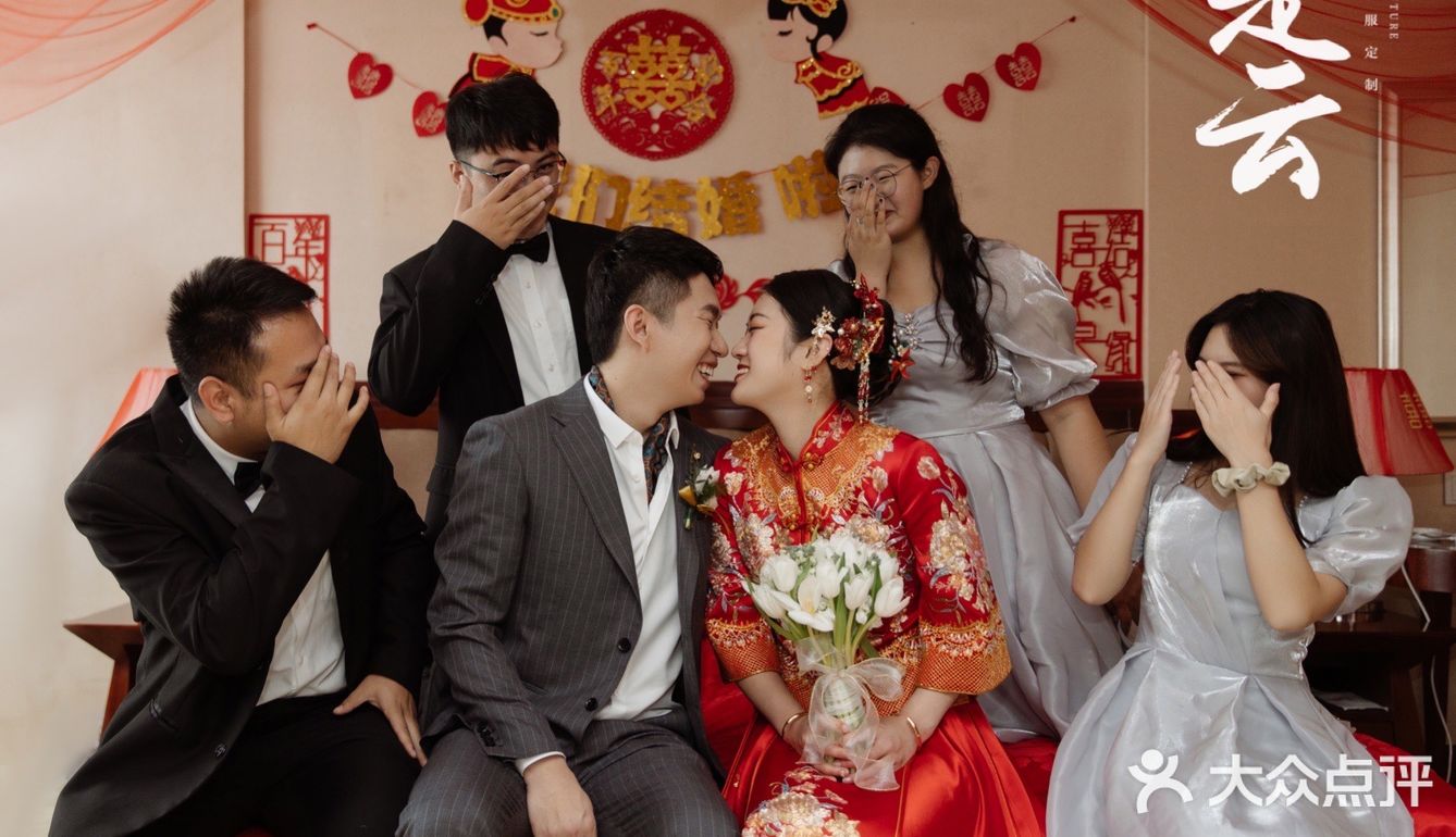 这样“哇塞”的中式嫁衣 中国红太惊艳了[爱心]