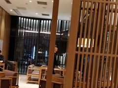 大堂-鱼鲜饭香·招牌汽锅剁椒鱼头王