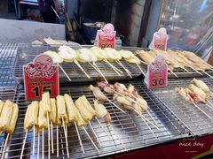 -席娜卡琳火车铁道夜市