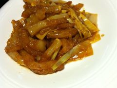葱烧蹄筋-闫府私房菜·百年鲁菜(恒隆店)