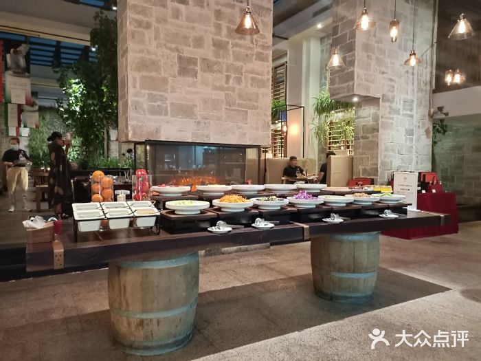 食间牛排(湖西路店)自助取餐区图片