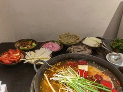 -四小区火锅·巷子里的重庆火锅(花照壁店)