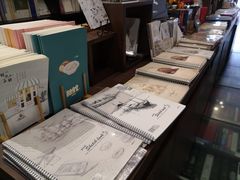 -钟书阁(松江泰晤士小镇店)