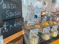 面包甜点陈列柜-广州四季酒店·意珍·意式自助餐