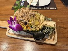 -Chom Cafe and Restaurant