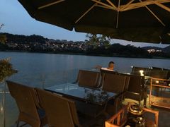 露天位-悦湖公馆