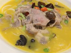 酸汤小肥牛-邑金陵北京烤鸭店·现炒家常菜(ITC MALL店)
