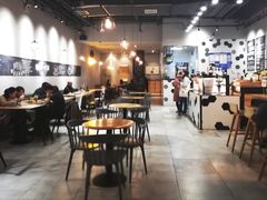 大堂-HELLO 27 意面·沙拉·帕尼尼