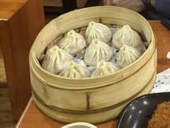 -莱莱小笼·乔艾