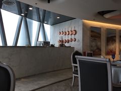 -广州塔卢特斯法国旋转餐厅