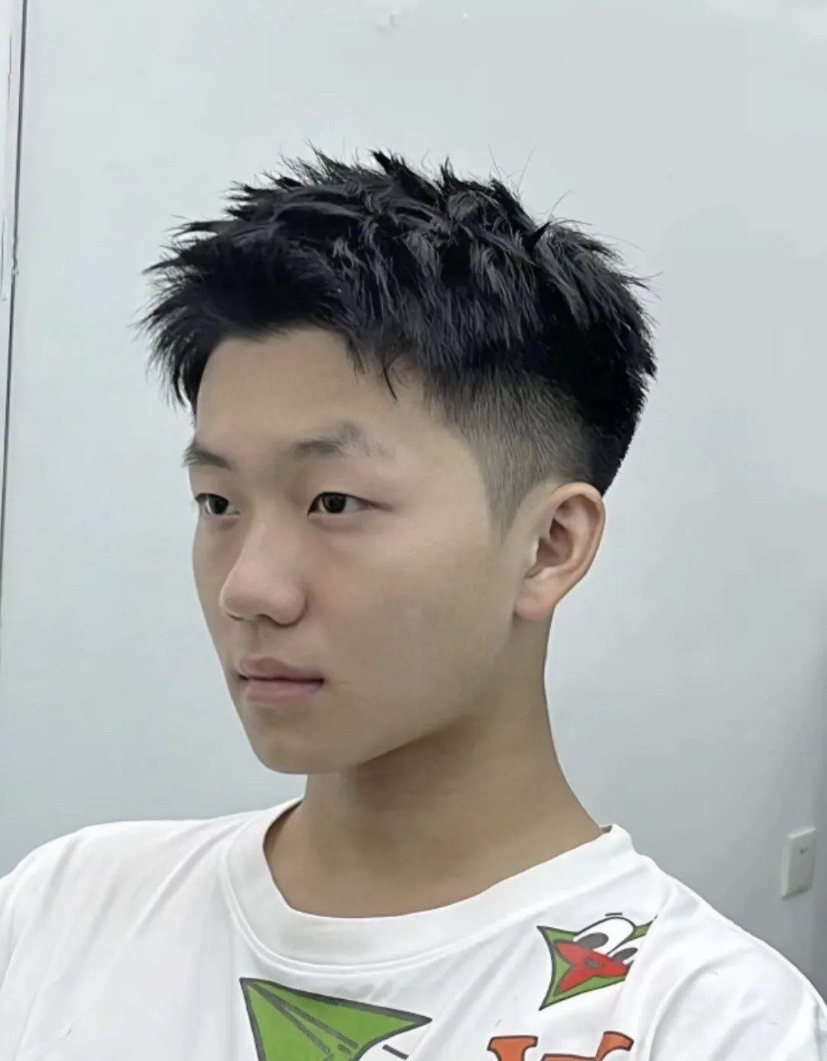 碎盖发型