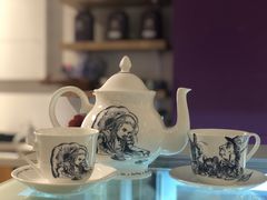 -爱丽丝冒险奇遇记