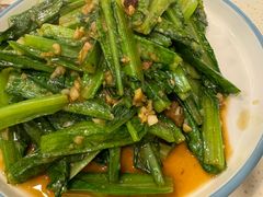 鲮鱼炒麦菜-飨赫驾瓦罐烤鸡(佛岗店)