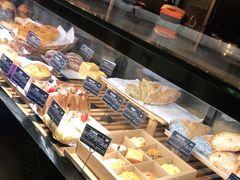 面包甜点陈列柜-Let's Taipei 非常烘焙(太古里店)