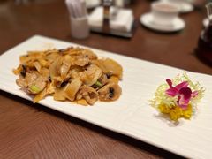 鲜笋小炒肉-富力希尔顿度假酒店-御玺中餐厅