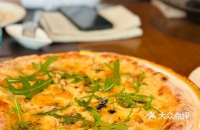 Black Truffle White Pizza