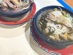 -刚砂锅鸡丝米线