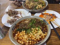 -丁丁猫重庆小面(徐州路店)