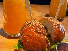-三勾JJJ Burger&Coffee(梅溪湖店)