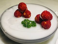 杨梅鳕鱼球-柳莺湖上·湖景餐厅·江南菜(西湖店)