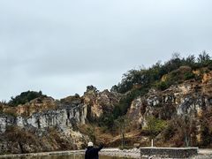 -彩色沙林风景区