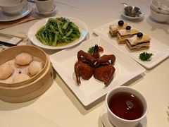 脆皮乳鸽-利苑酒家(合景国际金融广场店)
