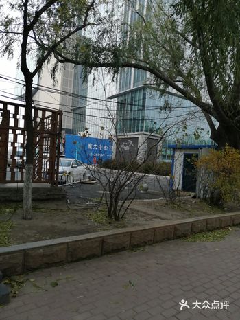 跟富力江湾相邻交通:交通很便利